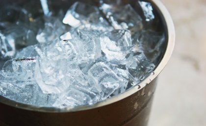 Ice bucket.